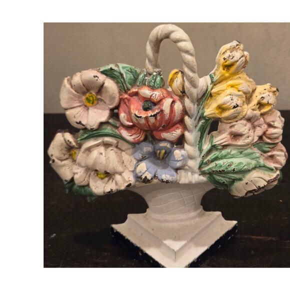 Antique Hubley Cast Iron Floral Basket Doorstop - Picture 2 of 5